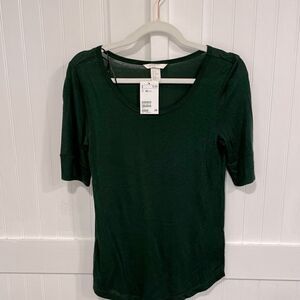 H&M Green short sleeved top size XS **free with any purchase **